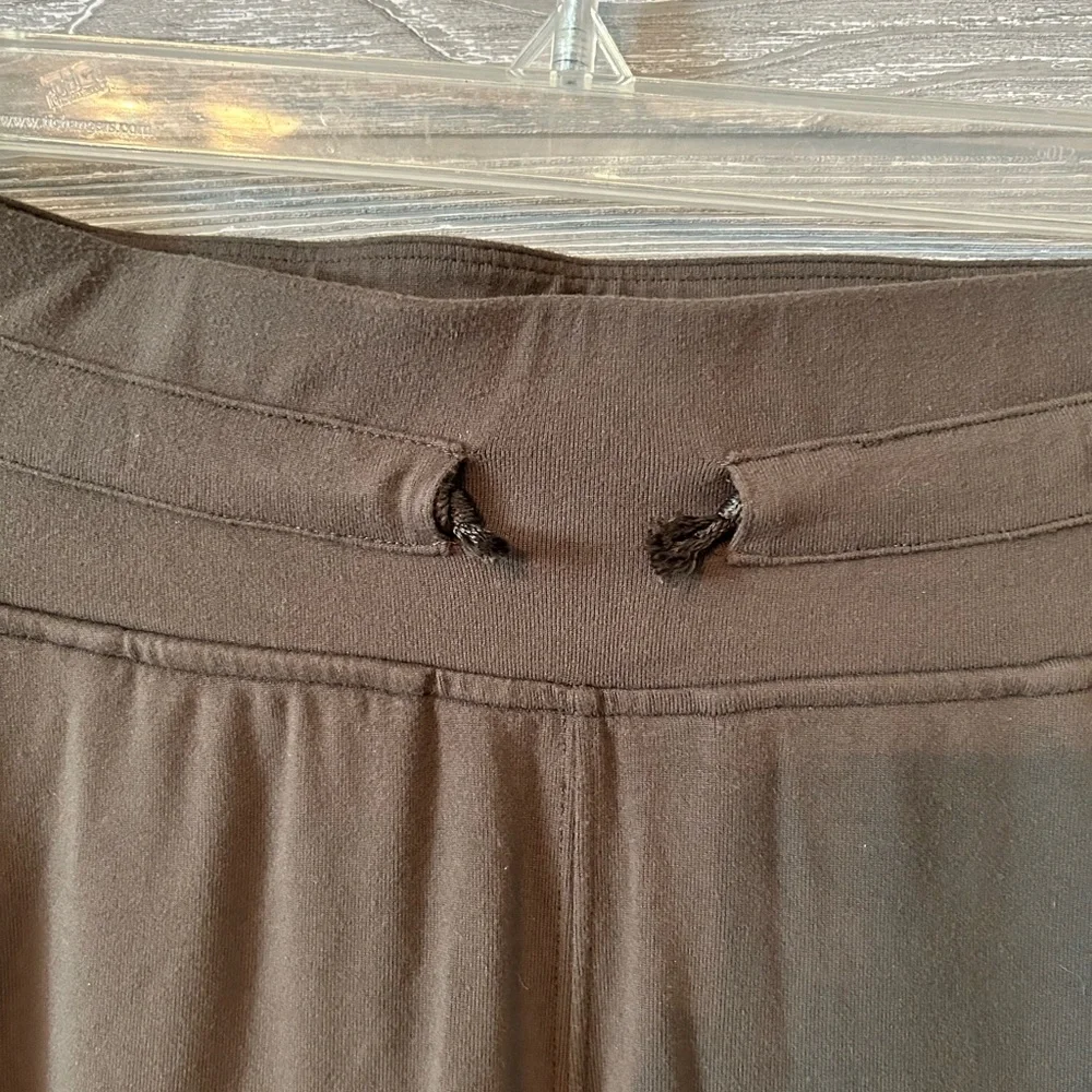 Lululemon olive green joggers size 2‎